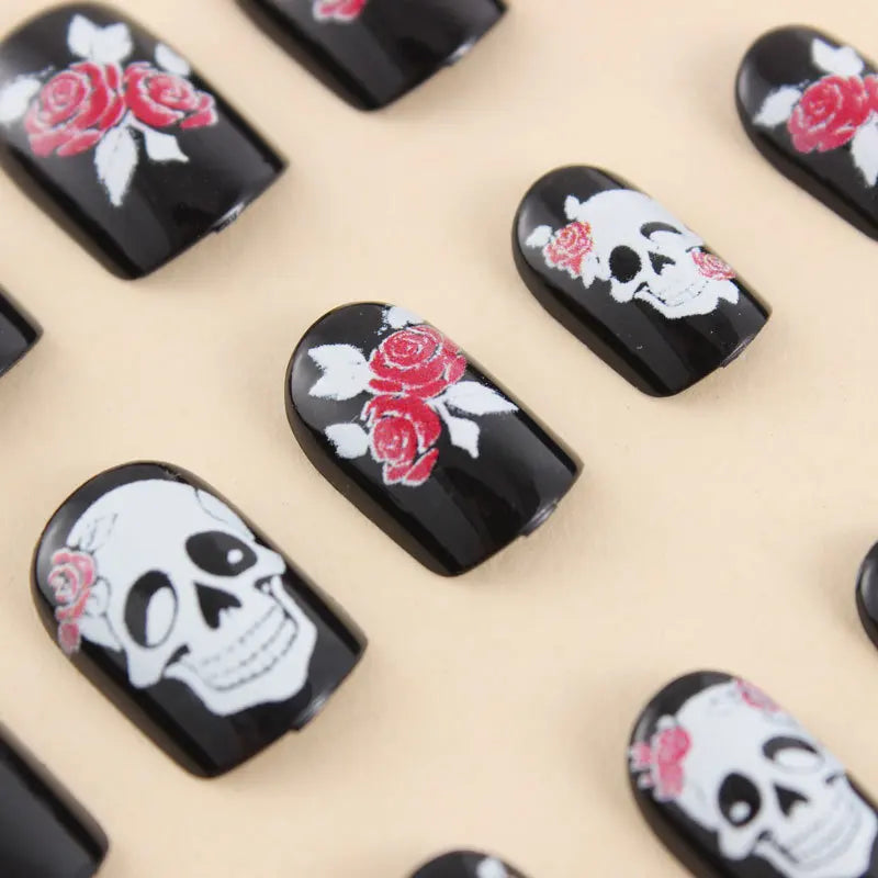 24Pcs Square Short Coverage Press On Nails Halloween Black Red Rose Fake Nails White Skull Reusable False Nail Star Wear Nails